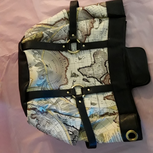 Purses - Picture 8 of 11